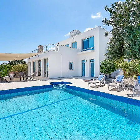 An Executive 3 Bedroom Villa, Private Pool, Ac Wifi In Rooms, Internet Tv Villa Agios Amvrosios (Kyrenia)