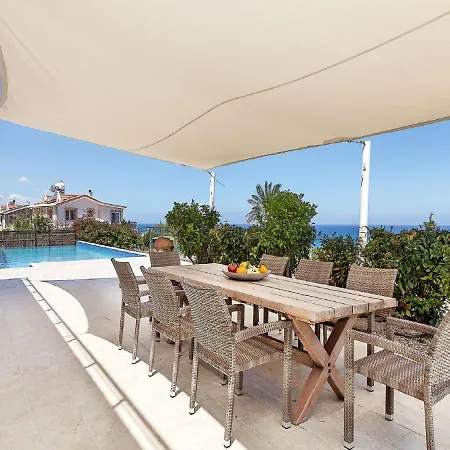 Villa An Executive 3 Bedroom Villa, Private Pool, Ac Wifi In Rooms, Internet Tv *