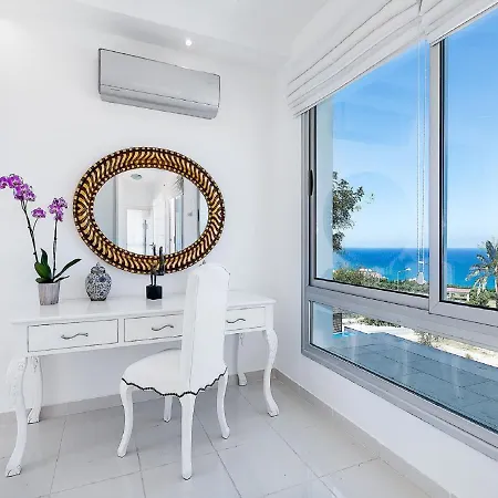 An Executive 3 Bedroom Villa, Private Pool, Ac Wifi In Rooms, Internet Tv Agios Amvrosios (Kyrenia)