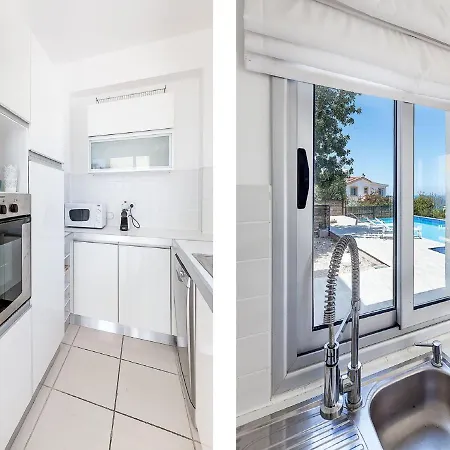 An Executive 3 Bedroom Villa, Private Pool, Ac Wifi In Rooms, Internet Tv